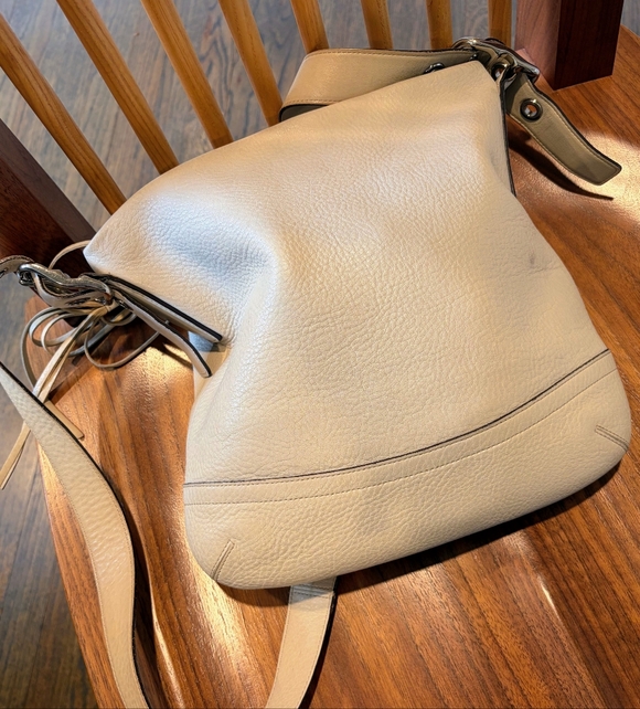 Coach Handbags - Coach Cream Leather Shoulder Hobo Bag